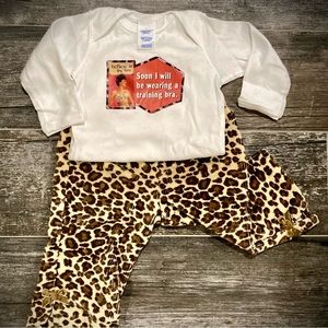 NEW WITH TAGS!!   VERY ADORABLE * HANDMADE GRAPHIC ONSIE OUTFIT * 6M